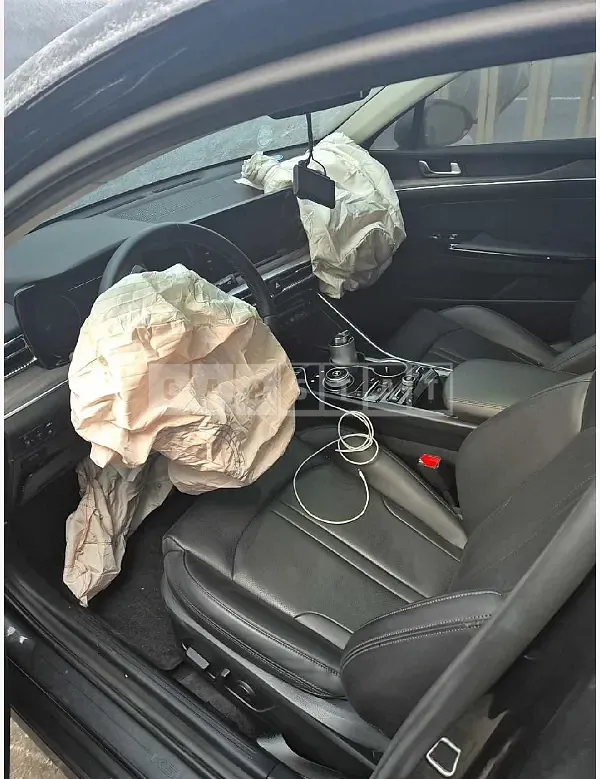 Photo 2 of 13: 2023 Kia K5 — Korean insurance auction