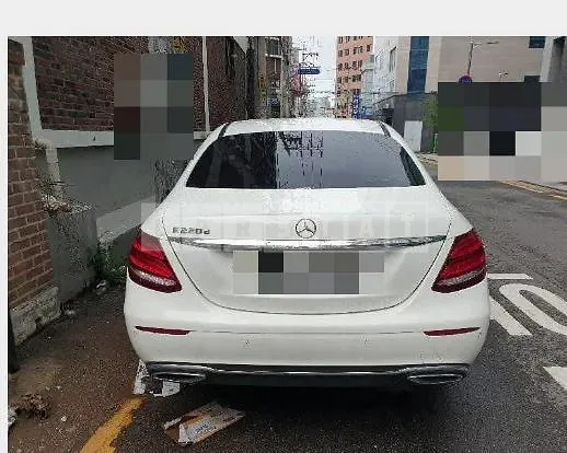 Photo 2 of 15: 2016 Mercedes-Benz E220 d — Korean insurance auction