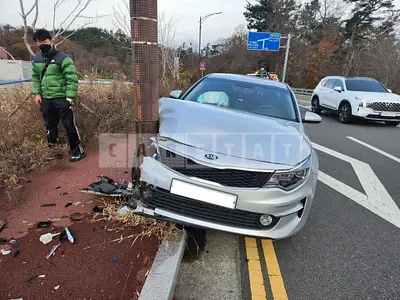 Photo 1 of 16: 2018 Kia K5, VIN KNAGU416BJA228009 — Korean insurance auction