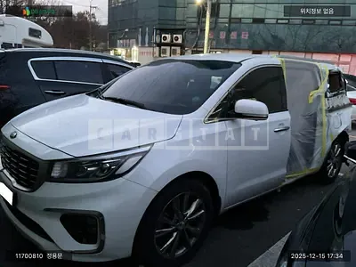 Photo 1 of 10: 2018 Kia Carnival Limousine, VIN KNAMB81ABKS519613 — Korean insurance auction