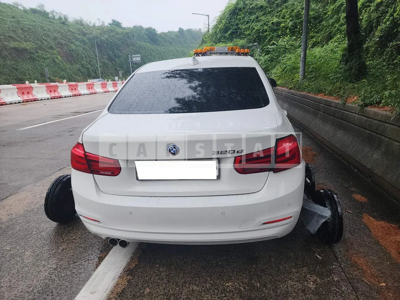 Photo 2 of 14: 2017 BMW 320d, VIN WBA8C5105HK857370 — Korean insurance auction