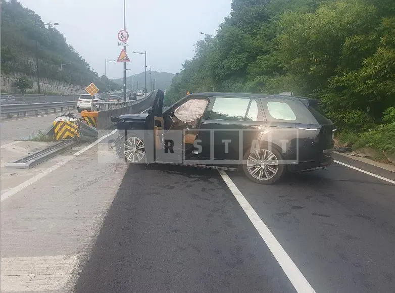 Photo 2 of 11: 2023 Land Rover The New Range Rover P530 Lwb — Korean insurance auction