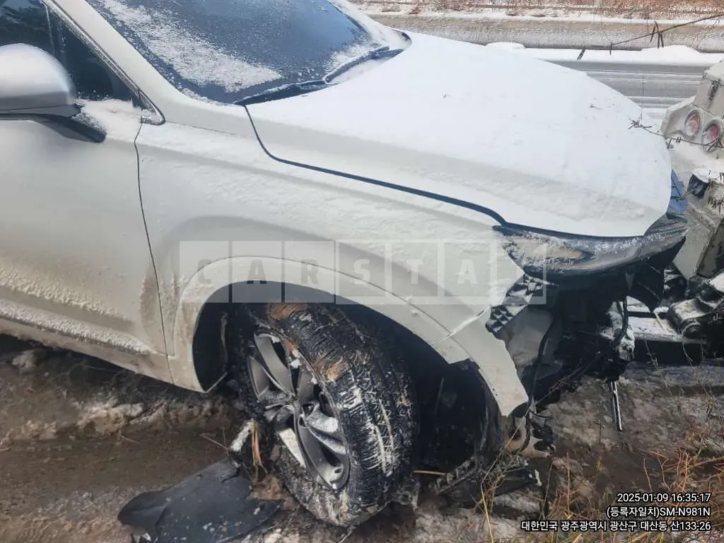 Photo 2 of 8: 2020 Hyundai Santa Fe — Korean insurance auction