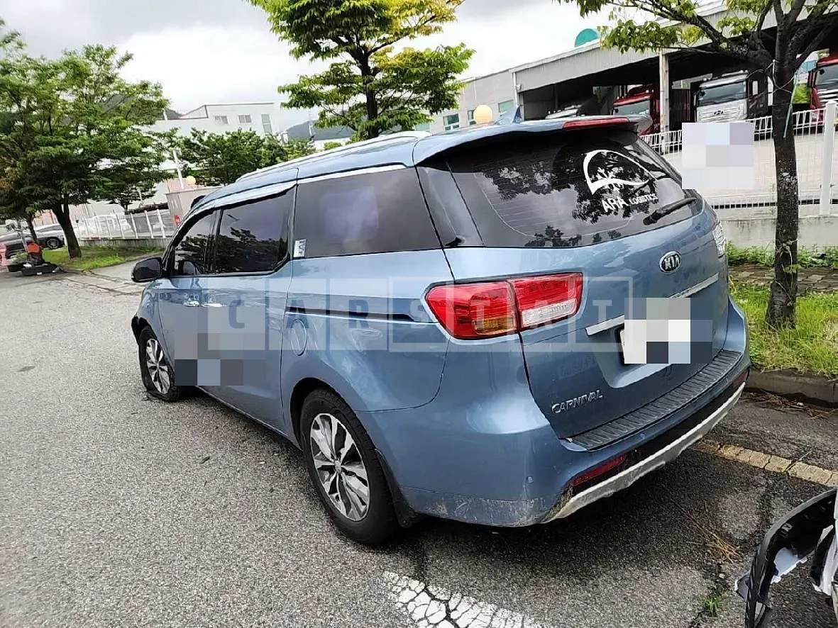 Photo 2 of 11: 2016 Kia Carnivals, VIN KNAMB81ABGS201901 — Korean insurance auction