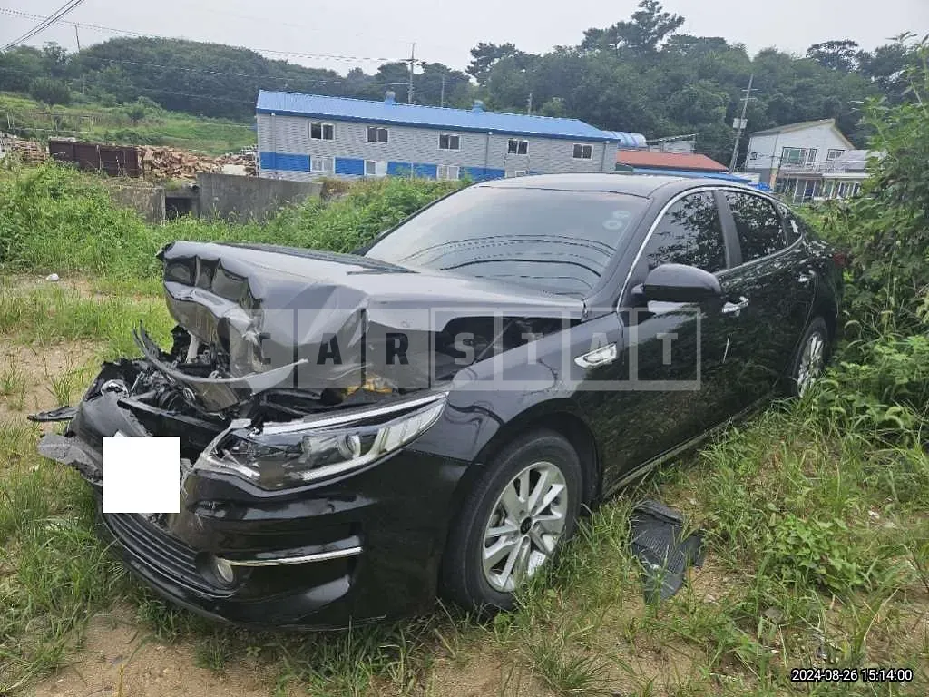Photo 2 of 7: 2018 Kia K5 — Korean insurance auction