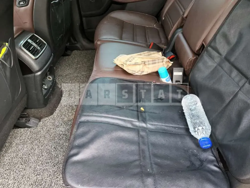 Photo 2 of 6: 2017 Kia Sorento, VIN KNAPH81ABHA281720 — Korean insurance auction
