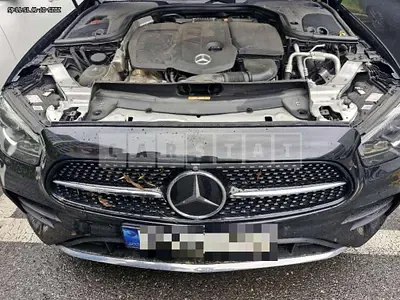 Photo 1 of 17: 2022 Mercedes-Benz E220 d 4Matic — Korean insurance auction