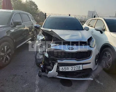 Photo 2 of 32: 2018 Kia Sportage, VIN KNAPM813DJK483833 — Korean insurance auction