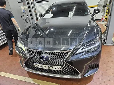 Photo 1 of 39: 2021 Lexus LS500h AWD, VIN JTHGYLGF9M5001898 — Korean insurance auction