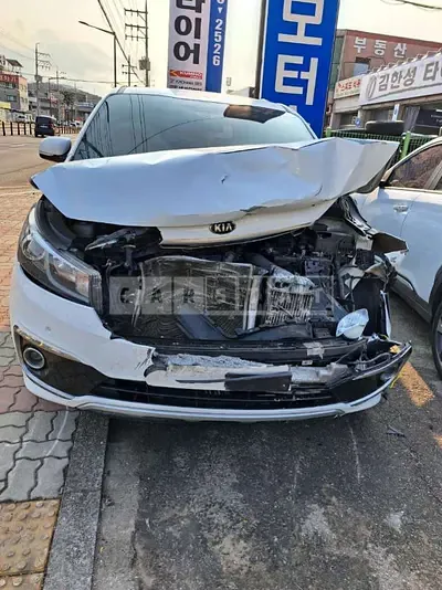 Photo 1 of 4: 2016 Kia Carnival, VIN KNAMC81ABGS209280 — Korean insurance auction