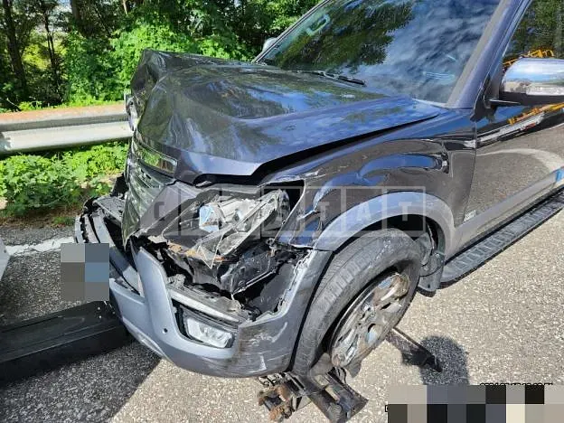 Photo 2 of 13: 2017 Kia Mojave 4WD — Korean insurance auction