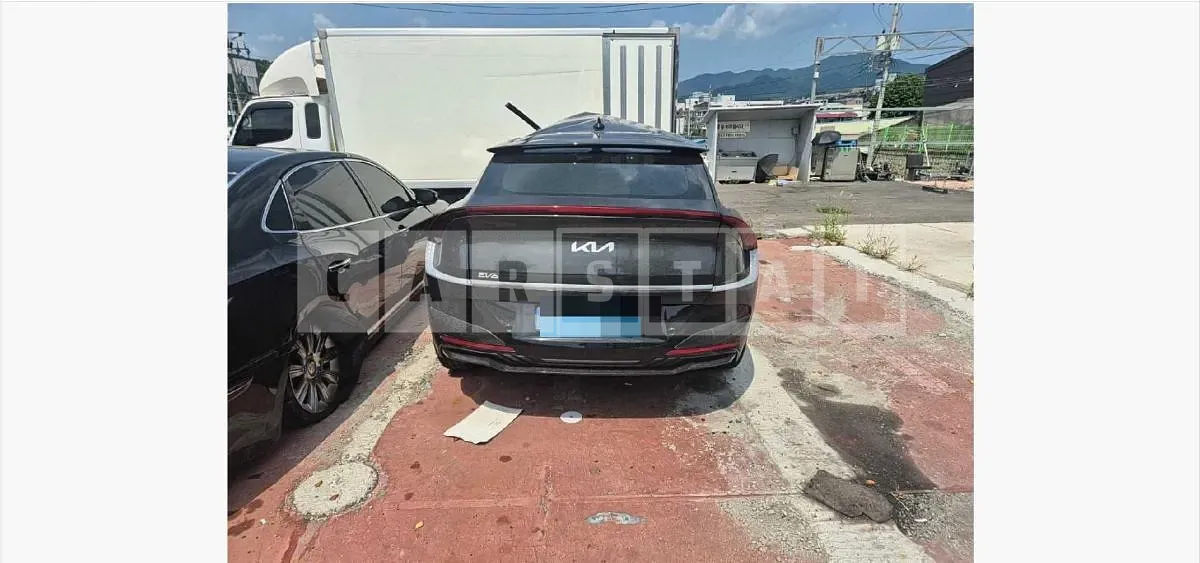 Photo 2 of 10: 2025 Kia EV6 Long Range Earth — Korean insurance auction