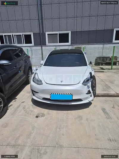 Photo 1 of 10: 2020 Tesla Model 3 Long Range, VIN 5YJ3E1EB5LF724755 — Korean insurance auction