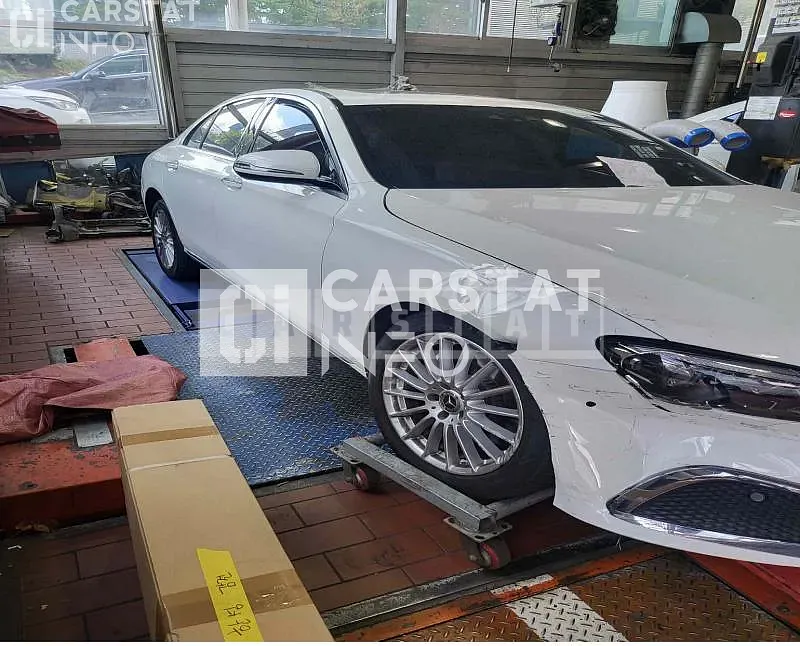 Photo 2 of 13: 2020 Mercedes-Benz E250, VIN W1KZF4FB7MA907016 — Korean insurance auction