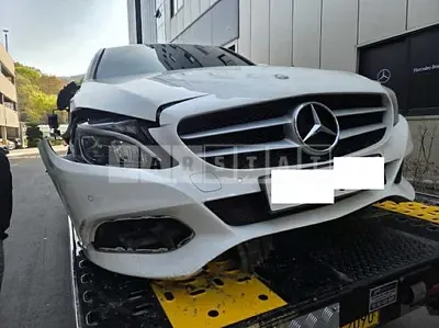 Photo 1 of 19: 2016 Mercedes-Benz C 200d — Korean insurance auction