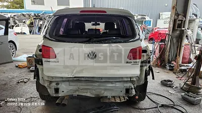 Photo 1 of 25: 2014 Volkswagen Tiguan 2.0 TDI Blue Motion, VIN WVGZZZ5NZFW518229 — Korean insurance auction