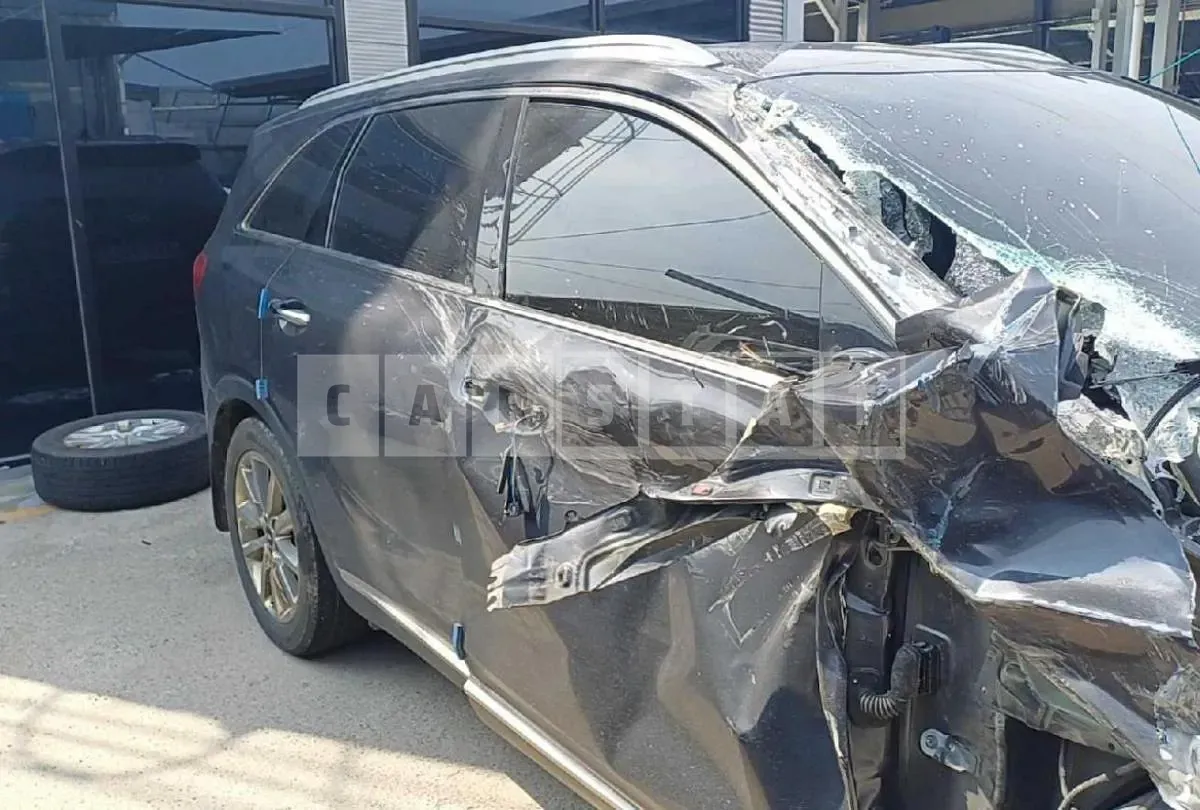 Photo 2 of 21: 2016 Kia Sorento 4WD — Korean insurance auction