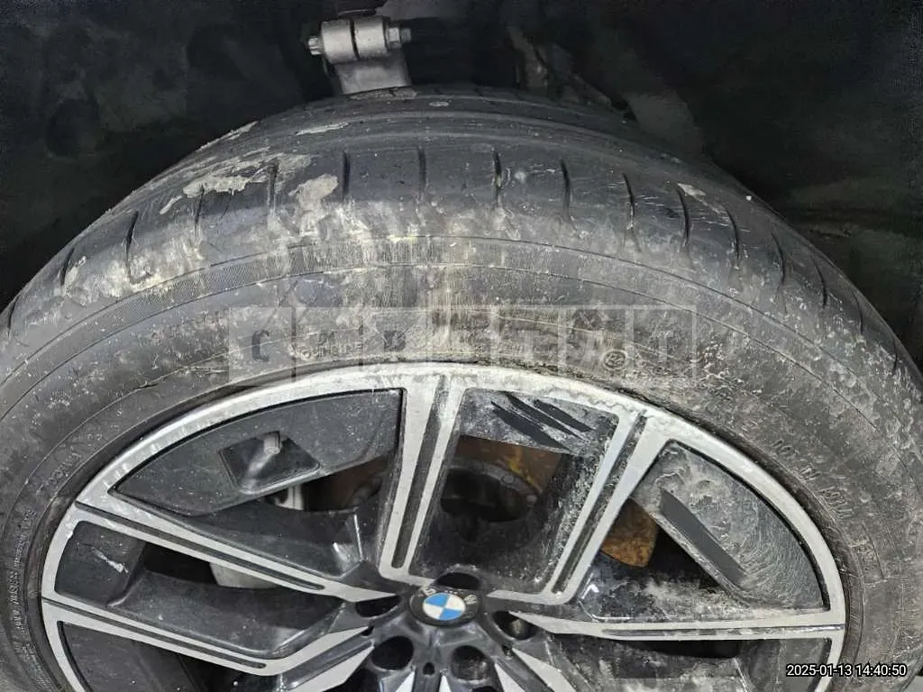 Photo 2 of 42: 2024 BMW 740i xDrive — Korean insurance auction