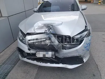 Photo 1 of 37: 2017 Mercedes-Benz E220 d, VIN WDDZF0EB6HA172383 — Korean insurance auction