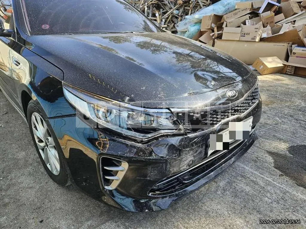Photo 2 of 11: 2016 Kia K5 — Korean insurance auction
