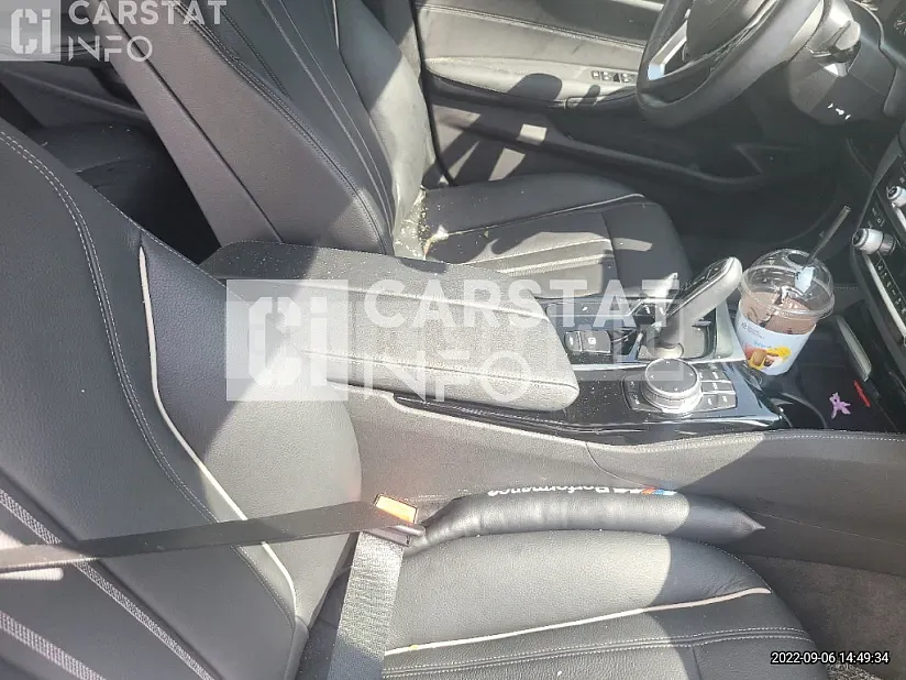 Photo 2 of 10: 2019 BMW 520i Luxury, VIN WBAJK7107KGL29355 — Korean insurance auction