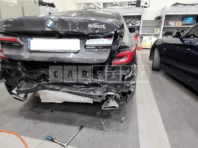 Photo 2 of 41: 2021 BMW 530i xDrive, VIN WBA31BJ03MWX28447 — Korean insurance auction
