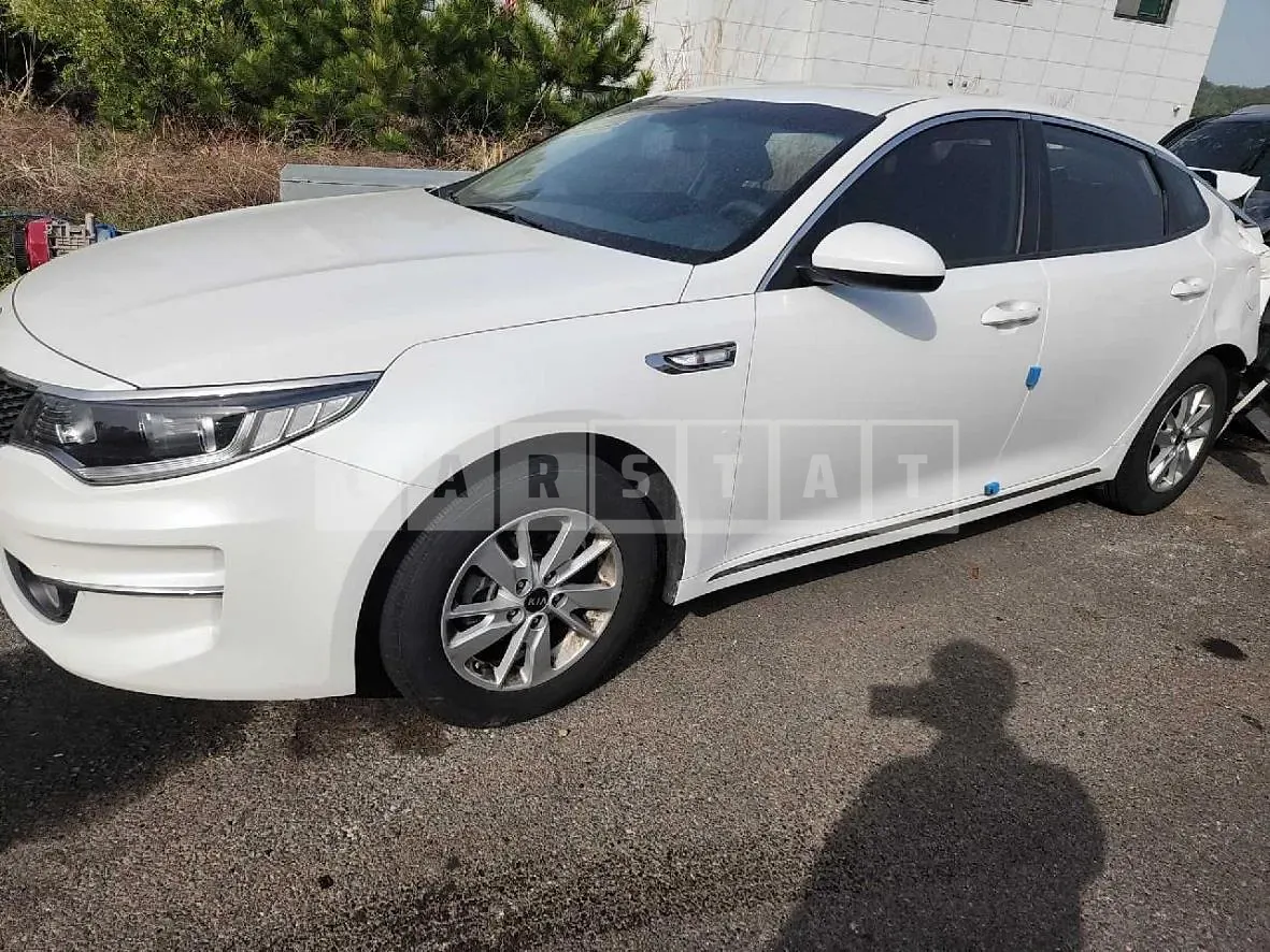 Photo 2 of 12: 2016 Kia K5 2.0(LPI), VIN KNAGS416BHA135015 — Korean insurance auction
