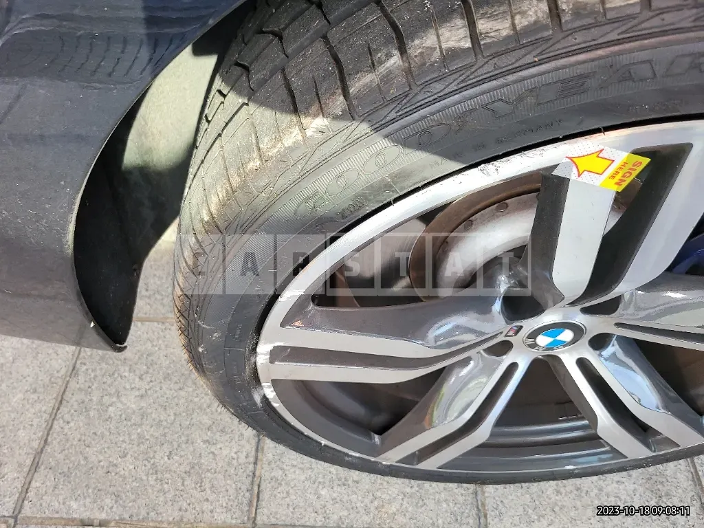 Photo 2 of 16: 2017 BMW M760Li xDrive, VIN WBA7H6102HG613343 — Korean insurance auction