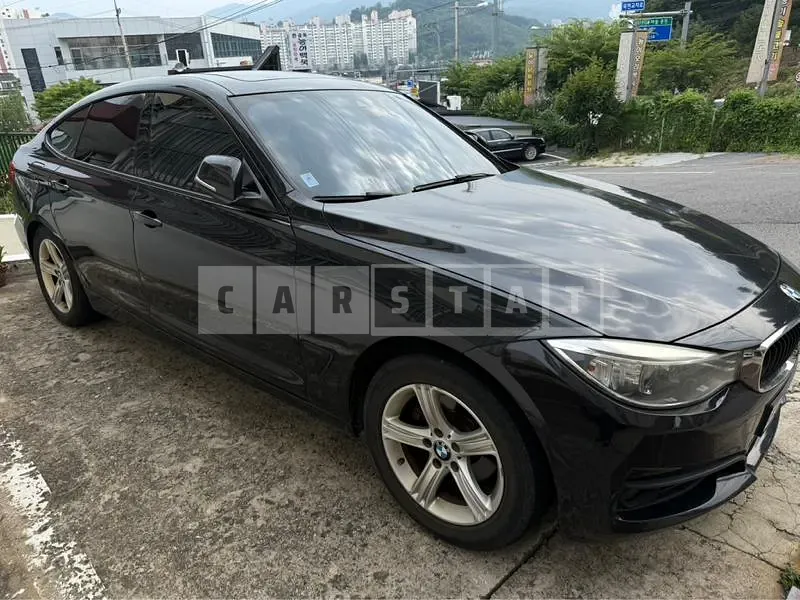 Photo 2 of 3: 2015 BMW 320d GT, VIN WBA3Y3102FGH97194 — Korean insurance auction