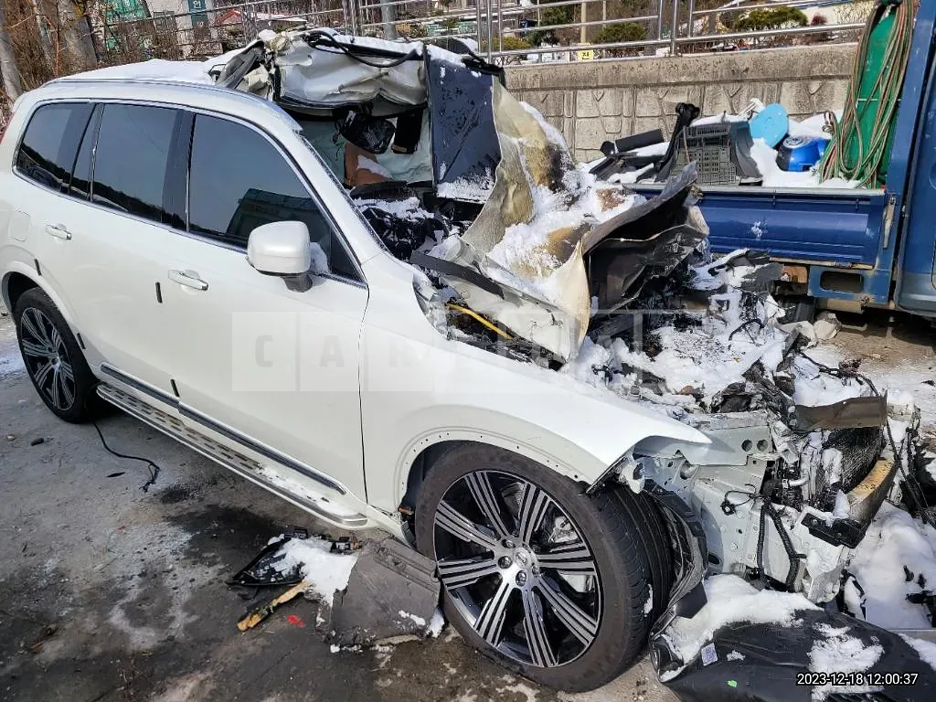 Photo 2 of 17: 2022 Volvo XC90B6 AWD, VIN YV1LF0624P1921933 — Korean insurance auction