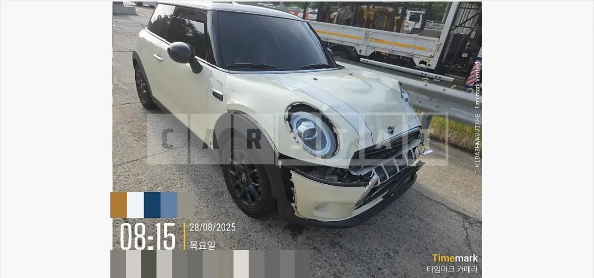Photo 2 of 24: 2019 MINI Cooper — Korean insurance auction