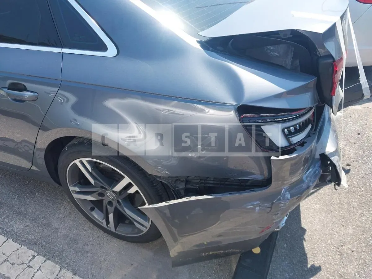 Photo 2 of 2: 2019 Audi A4 40 TFSI — Korean insurance auction