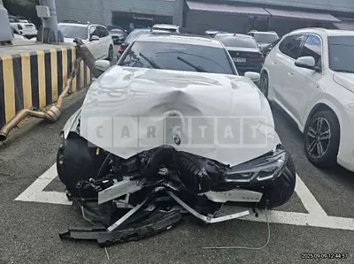 Photo 1 of 36: 2025 BMW 320i — Korean insurance auction