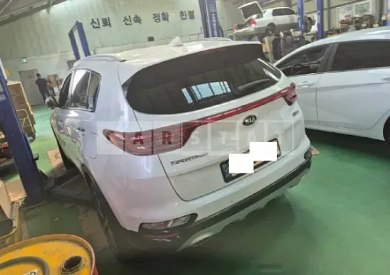 Photo 2 of 14: 2020 Kia Sportage — Korean insurance auction