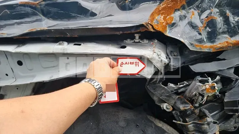 Photo 2 of 15: 2016 Genesis Dh — Korean insurance auction
