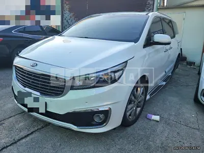Photo 1 of 11: 2017 Kia Carnivals, VIN KNAME81ABHS323112 — Korean insurance auction