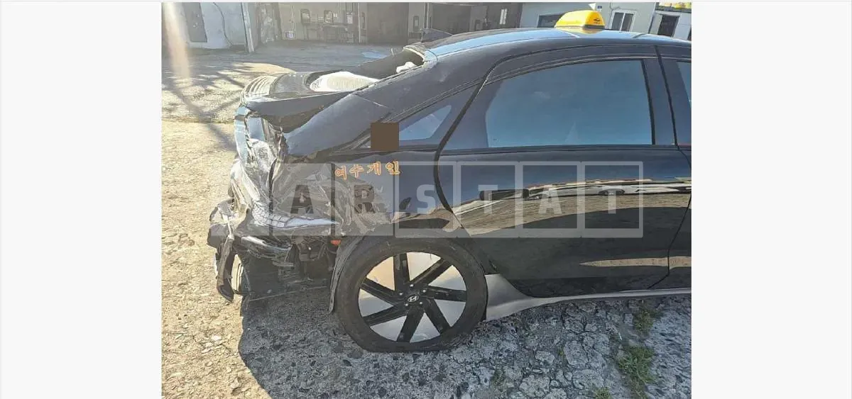 Photo 2 of 13: 2023 Hyundai IONIQ 6 Long Range — Korean insurance auction