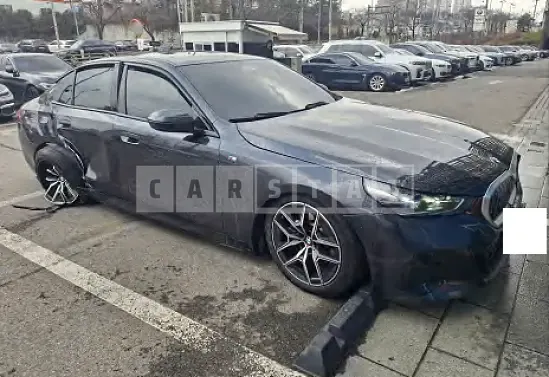 Photo 2 of 14: 2024 BMW 520i — Korean insurance auction