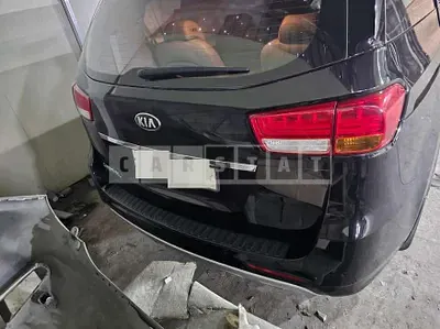 Photo 1 of 5: 2018 Kia Carnivals — Korean insurance auction