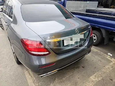 Photo 1 of 15: 2019 Mercedes-Benz E 300 4Matic, VIN WDDZF4KB3KA667935 — Korean insurance auction