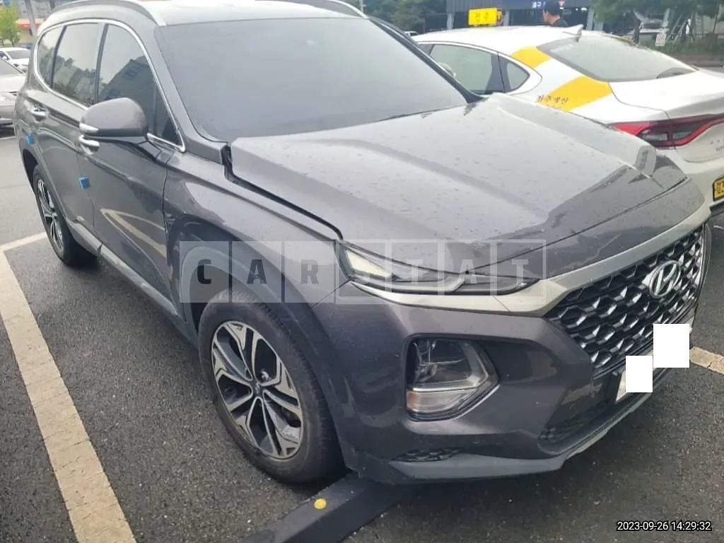 Photo 2 of 16: 2019 Hyundai Santa Fe, VIN KMHS381BBKU107095 — Korean insurance auction