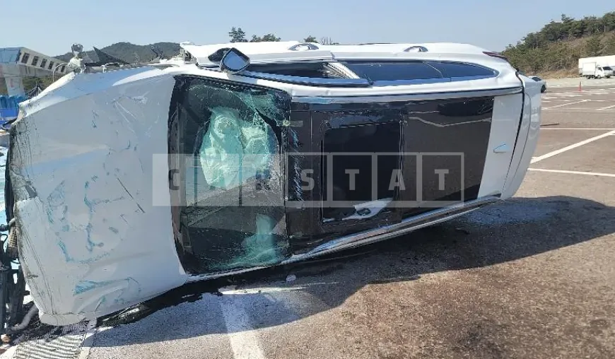 Photo 2 of 8: 2019 Hyundai Santa Fe — Korean insurance auction