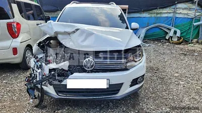 Photo 1 of 8: 2015 Volkswagen Tiguan 2.0 TDI Blue Motion, VIN WVGZZZ5NZFW562945 — Korean insurance auction