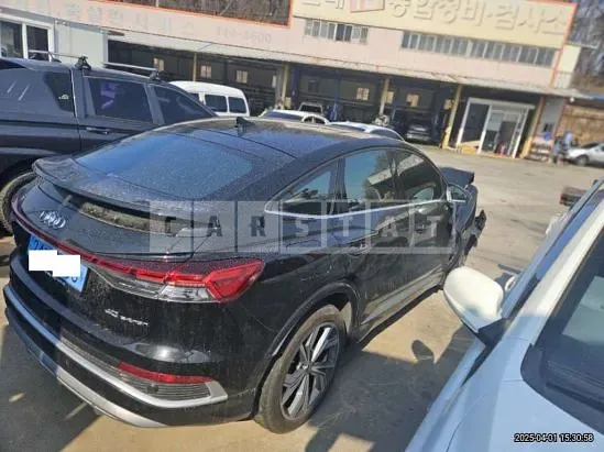 Photo 2 of 17: 2023 Audi Q4 Sportback e-tron 40 — Korean insurance auction
