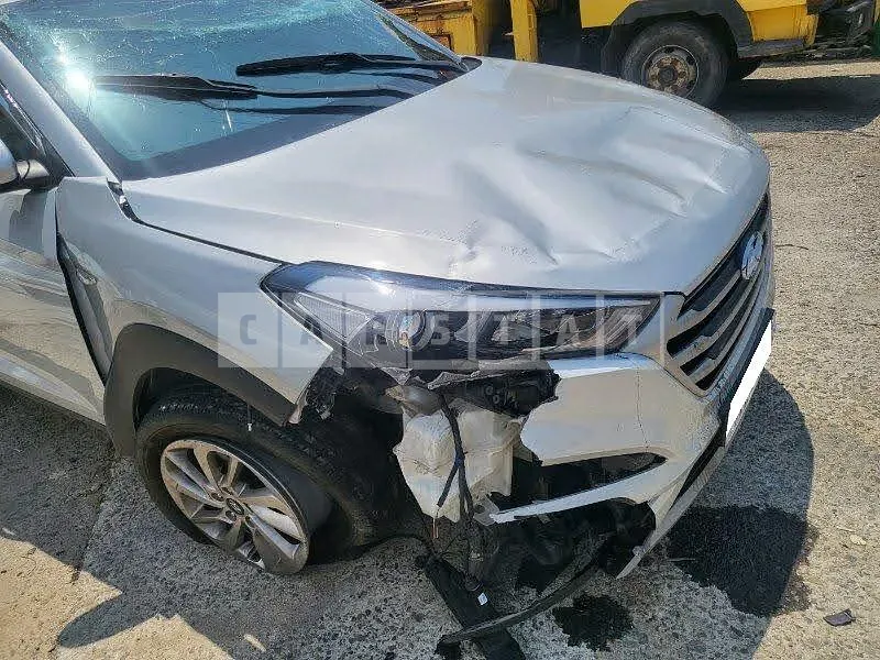 Photo 2 of 20: 2017 Hyundai Tucson, VIN KMHJ281ADJU533506 — Korean insurance auction