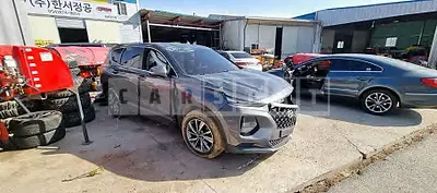 Photo 1 of 19: 2019 Hyundai Santa Fe, VIN KMHS281BBKU148292 — Korean insurance auction