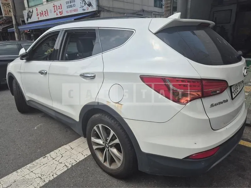Photo 2 of 7: 2015 Hyundai Santa Fe DM 2.0 — Korean insurance auction