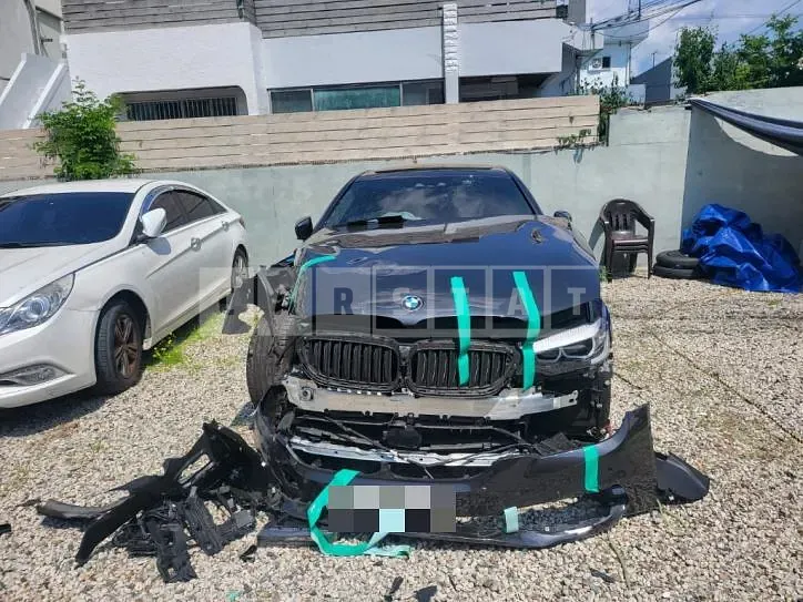 Photo 2 of 26: 2020 BMW 520i Luxury — Korean insurance auction