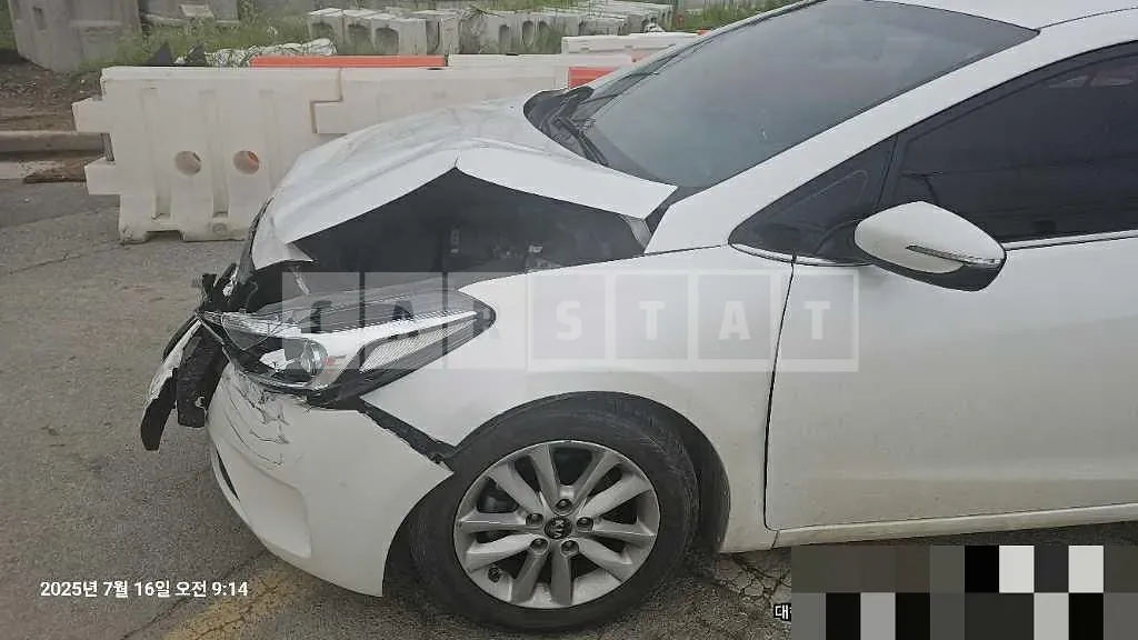 Photo 2 of 4: 2016 Kia Kz — Korean insurance auction