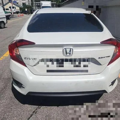 Photo 1 of 18: 2017 Honda Civic 4d — Korean insurance auction